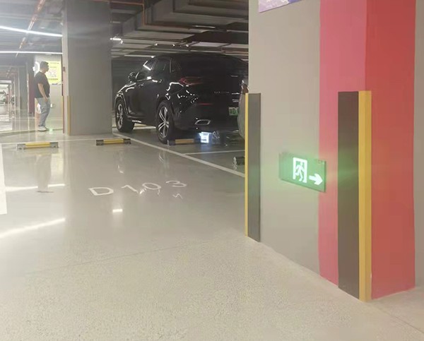 智能疏散系統能否減少疏散過程中的恐慌和混亂？